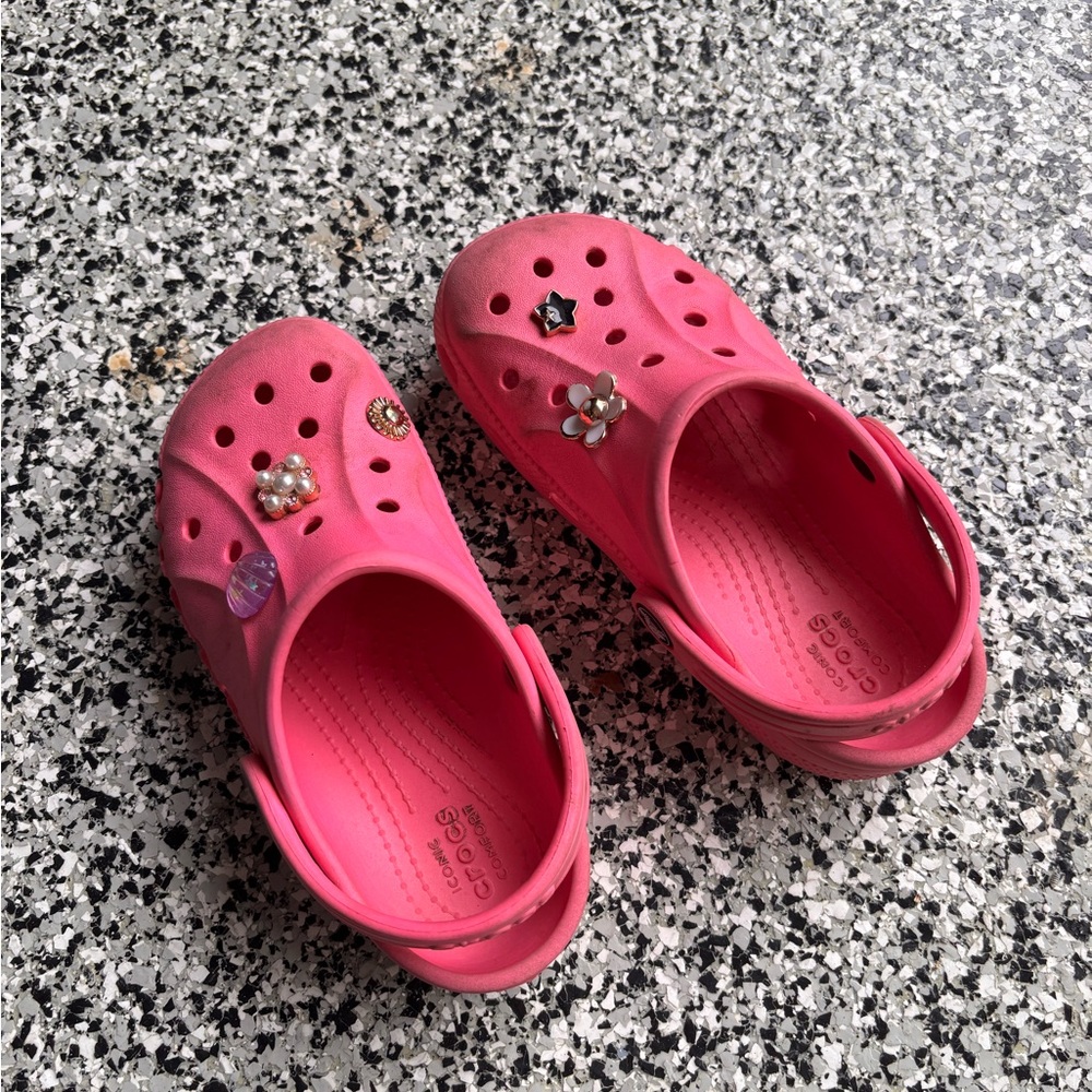 CROCS Kids Water Shoes in Bright Pink